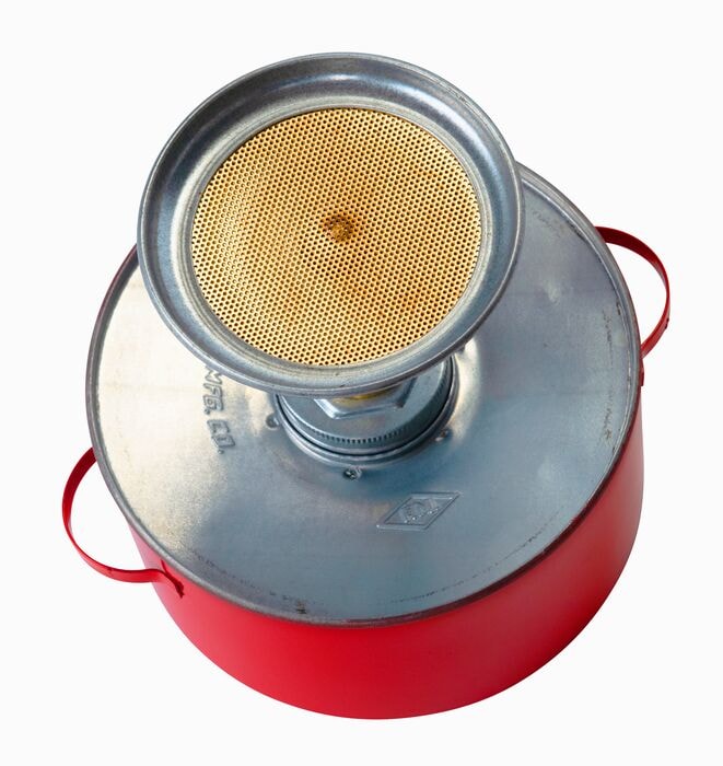 2 Quart Red Steel Plunger Disp Can | P702 | Eagle
